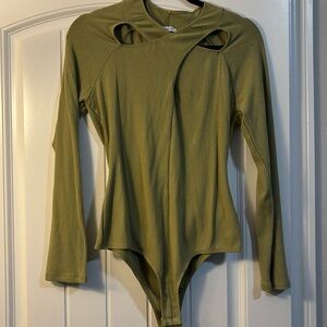 Key hole front body suit